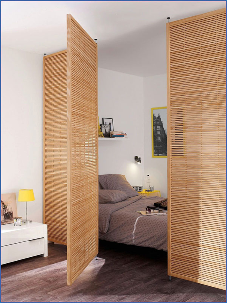 Mẫu vách ngăn phòng ngủ bằng gỗ được thiết kế tinh tế