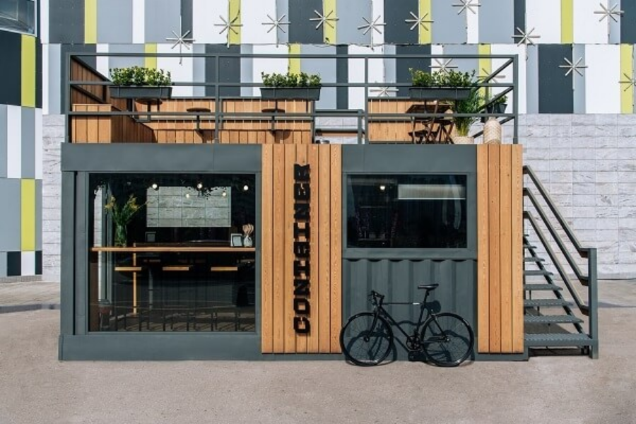 Mẫu quán cafe container kết hợp gỗ mang phong cách hiện đại