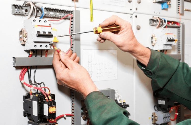 Kiểm tra và bảo trì hệ thống nguồn điện