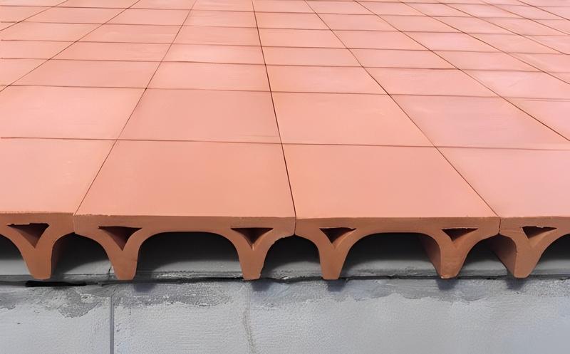 Chống nóng sân thượng hiệu quả bằng giải pháp lát gạch chống nóng