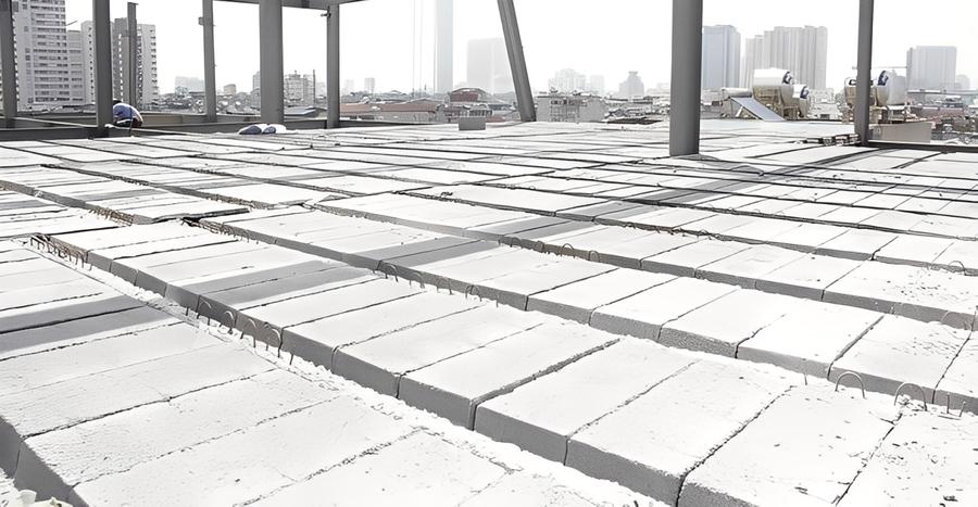 Bê tông nhẹ có vai trò giúp làm giảm áp lực và tăng độ bền chắc kết cấu nhà