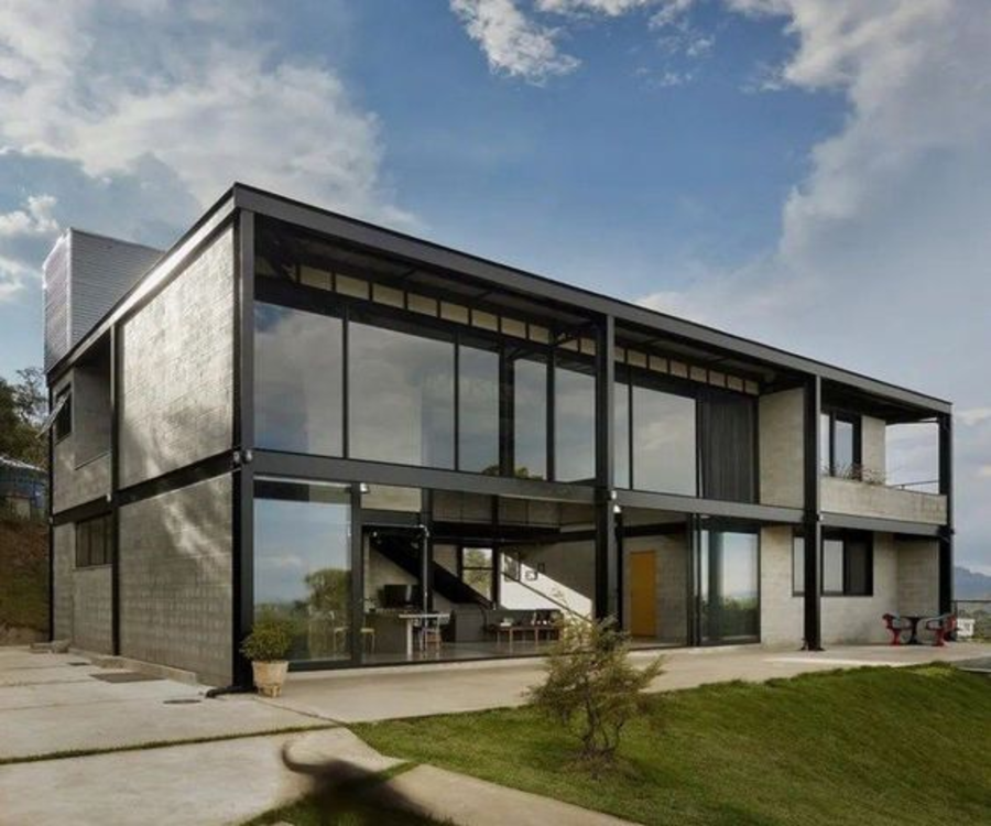 Cấu tạo cơ bản của nhà khung thép 2 tầng gồm phần móng, cột, kèo, xà gồ, mái và sàn nhà