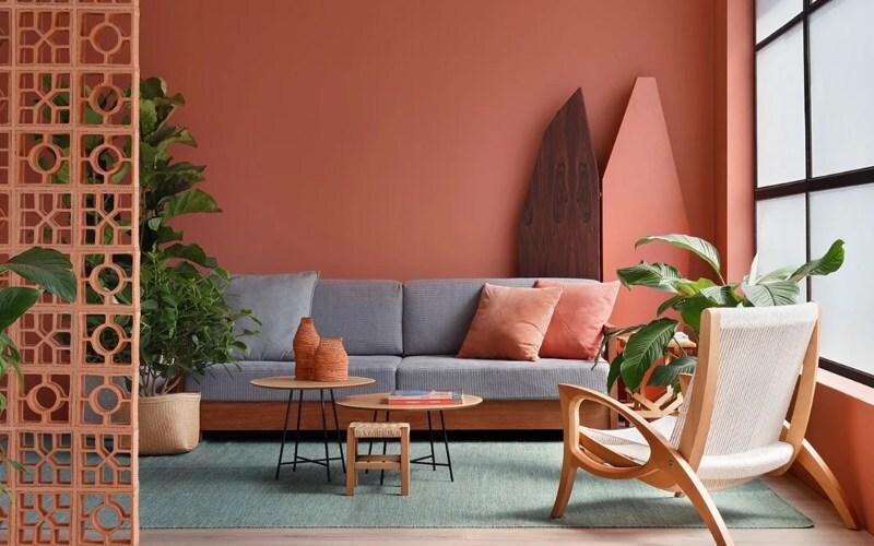 trang-tri-phong-khach-ket-hop-mau-sac-hai-hoa