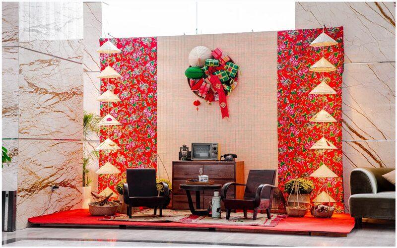 Mẫu trang trí Tết cổ truyền hiện đại với phụ kiện Tết