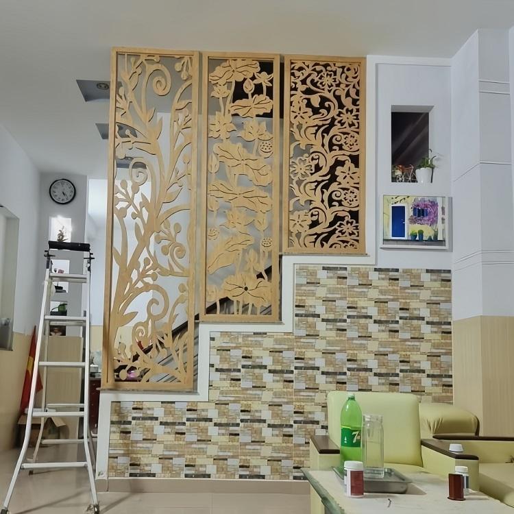 Mẫu vách ngăn cầu thang bậc tam cấp đơn giản, đẹp