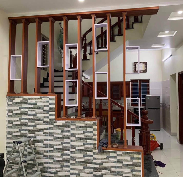 Mẫu vách ngăn cầu thang tam cấp hiện đại, đẳng cấp