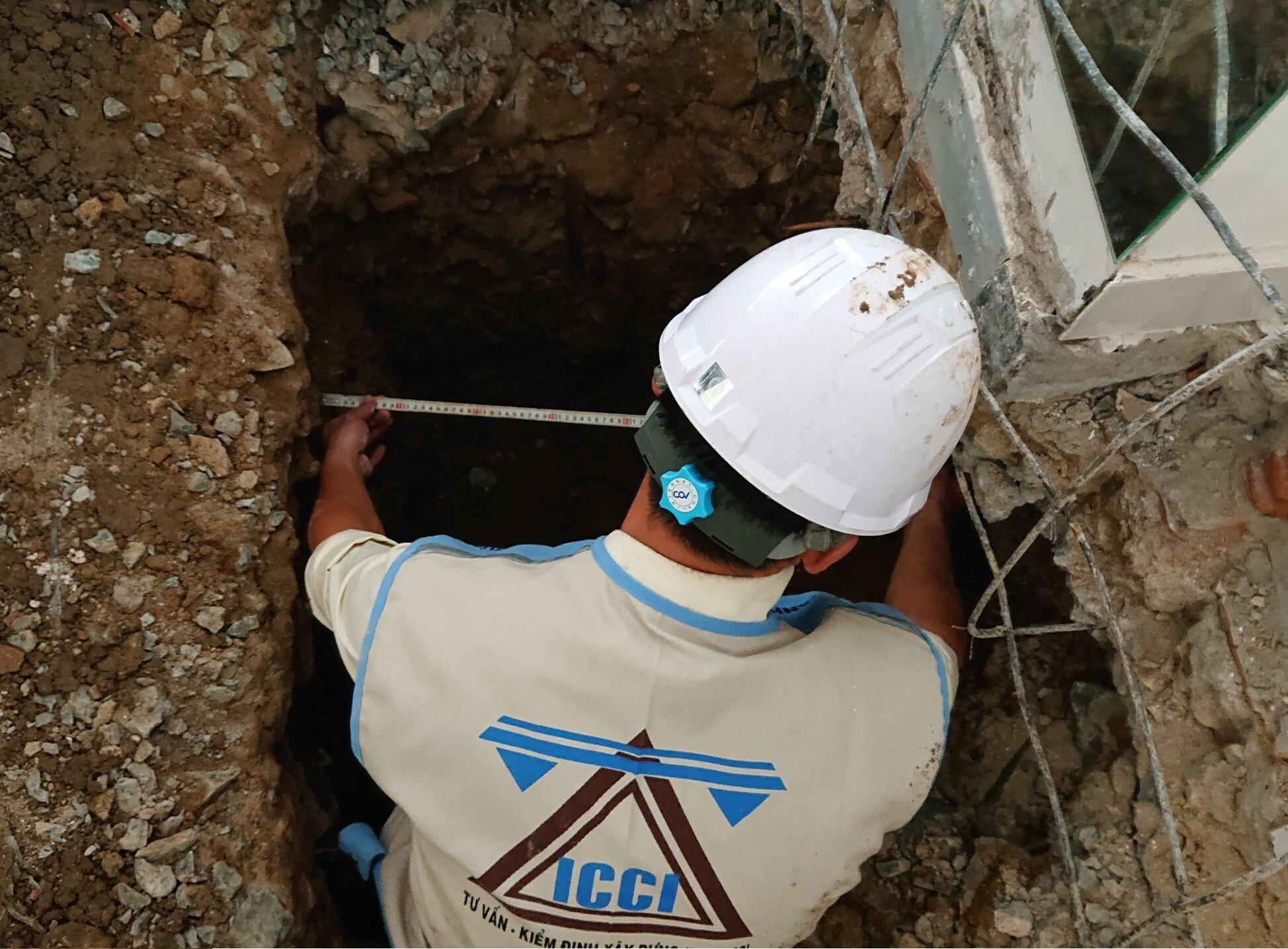 Kỹ sư cần tiến hành khảo sát và kiểm định kỹ lưỡng sức chịu tải của hệ móng cũ trước khi cơi nới (Nguồn: Internet)