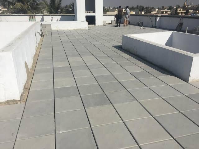 Tuân thủ đúng kỹ thuật chống thấm và thi công khe co giãn giúp tối ưu hiệu quả cách nhiệt và bảo vệ tuổi thọ sàn mái (Nguồn: Internet)