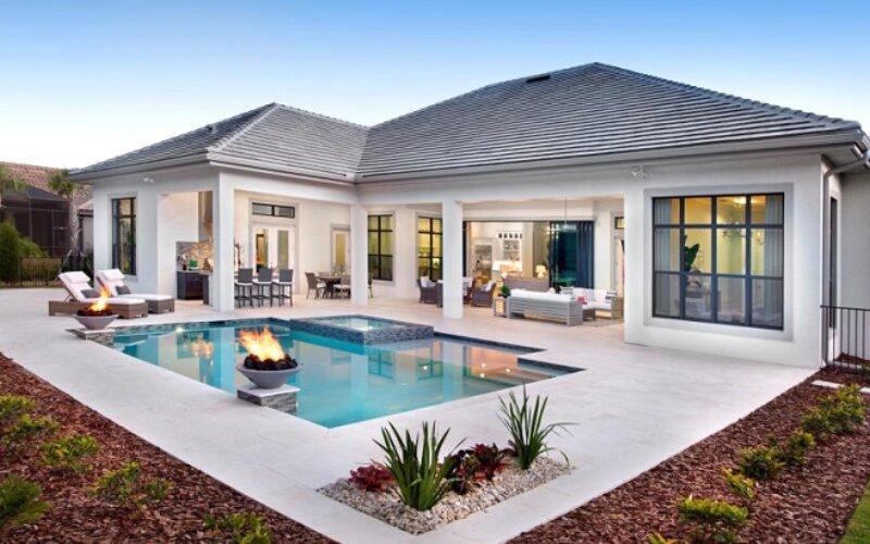 Mẫu villa cấp 4 thiết kế mở kết nối phòng khách với hồ bơi riêng (Nguồn: Internet)