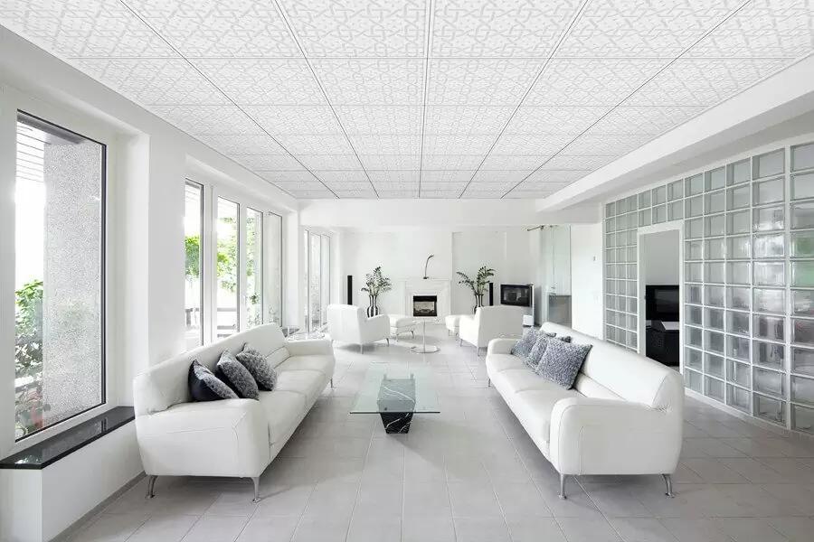 Giá tấm thạch cao 600x600 giao động từ 130.000 - 200.000 VNĐ