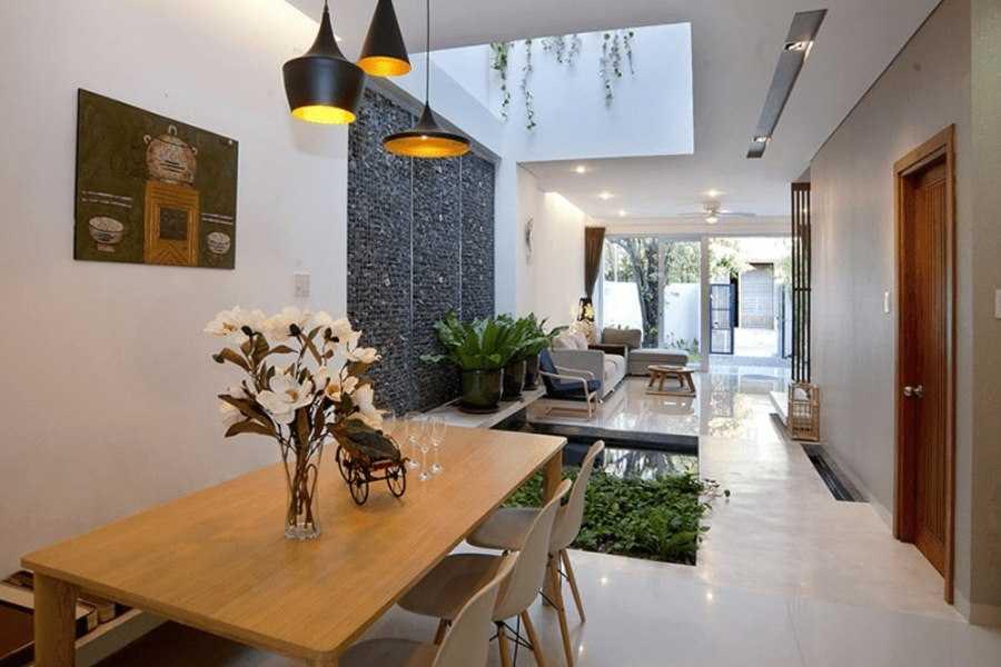 Giếng trời nhà cấp 4 cần có kích thước phù hợp để lấy sáng, thông gió và bảo đảm an toàn kết cấu (Nguồn: Internet)