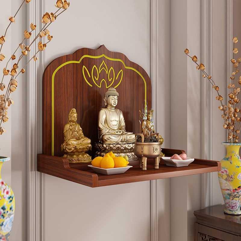 Phòng khách nhà cấp 4 dưới 15m² sử dụng bàn thờ treo tường giúp tiết kiệm diện tích sinh hoạt (Nguồn: Internet)